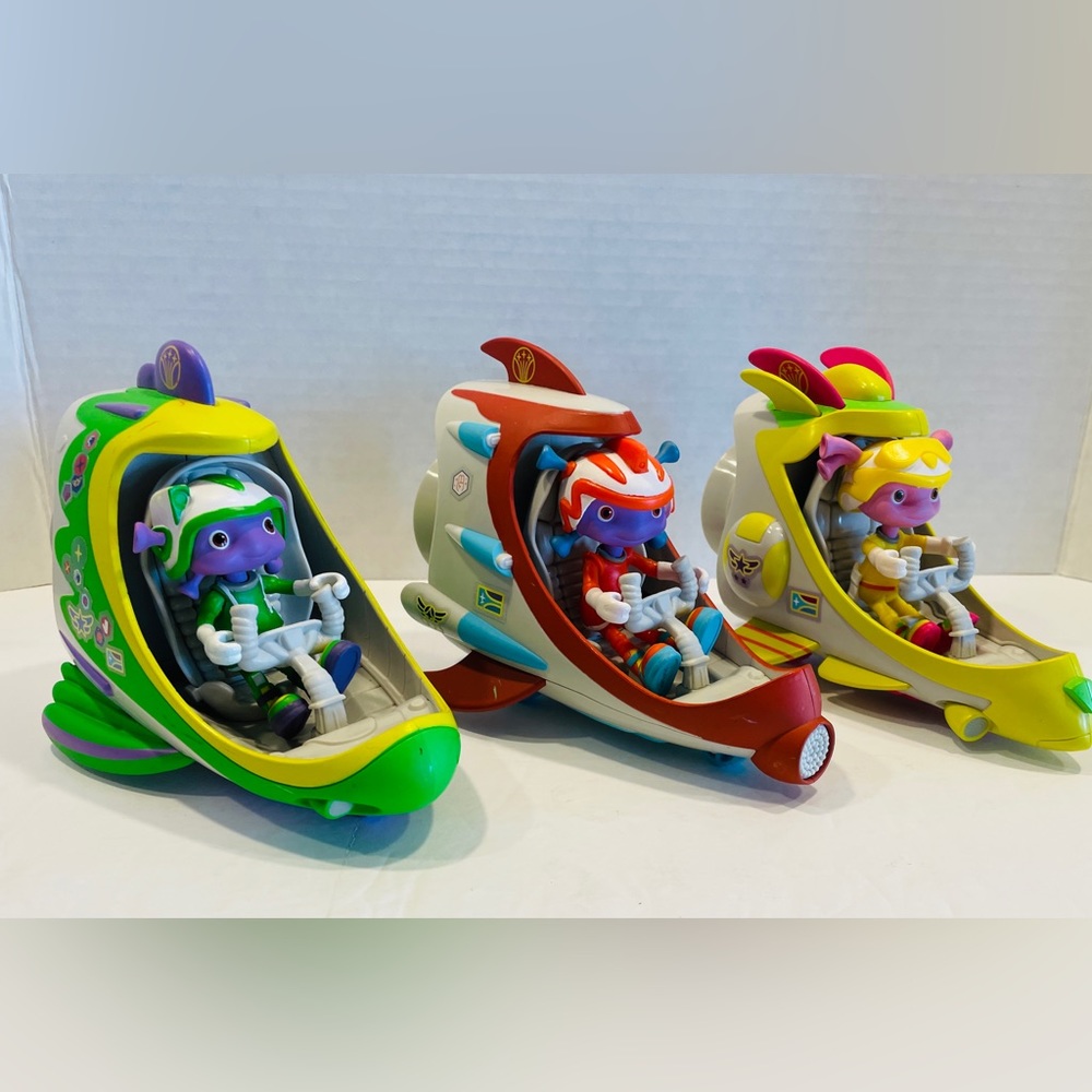 Original Floogal Figurines (Boomer, Fleeker,Flo) with matching Fizzers